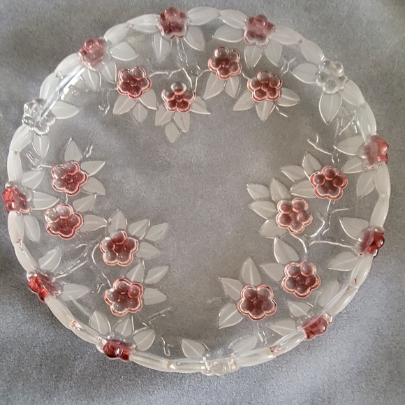 Mikasa~Lg Round Crystal Serving Dish/Tray/Platter W/Frosted Leaves &  Flowers - Picture 3 of 4